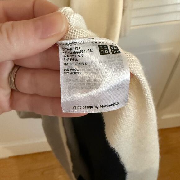 Marimekko x Uniqlo Black and White Color Block Sweater Dress - Picture 5 of 7